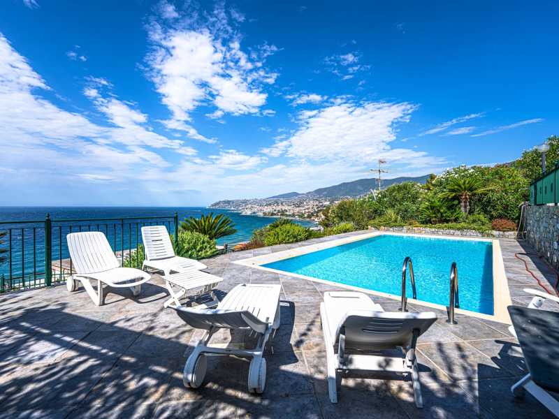 San Remo: villa de 180 m2 en alquiler