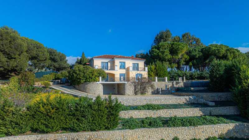 Se alquila una villa exquisita en Bordighera.